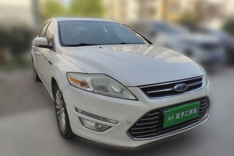 Used Ford Mondeo 2011 2.0L GTDi 200 Fashion Edition Front Right 45 Deg