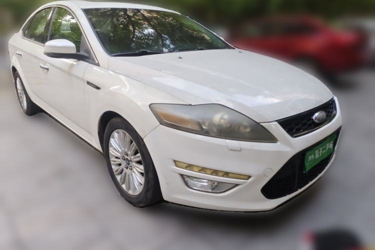Used Ford Mondeo 2011 2.0L GTDi 200 Luxury Edition Front Right 45 Deg