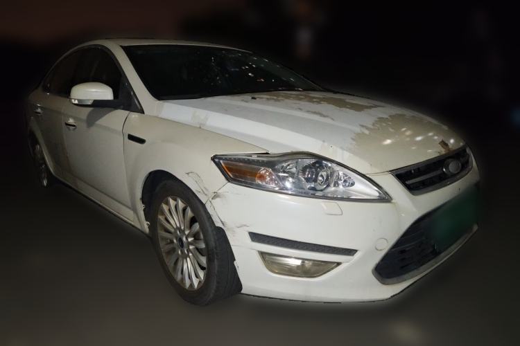 Used Ford Mondeo 2011 2.0L GTDi 200 Luxury Edition Front Right 45 Deg