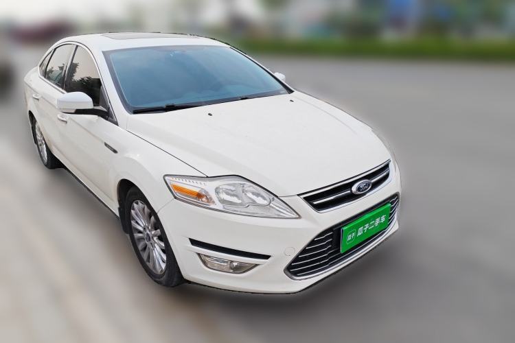 Used Ford Mondeo 2011 2.0L GTDi 200 Fashion Edition Front Right 45 Deg