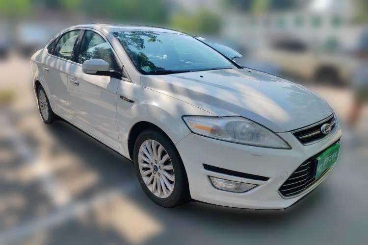 Used Ford Mondeo 2011 2.0L GTDi 200 Luxury Edition Front Right 45 Deg