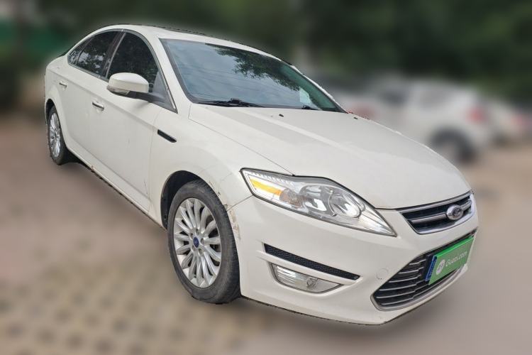 Used Ford Mondeo 2011 2.0L GTDi 200 Fashion Edition Front Right 45 Deg