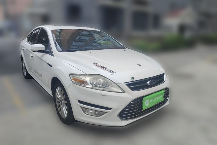 Used Ford Mondeo 2011 2.0L GTDi 200 Luxury Edition Front Right 45 Deg