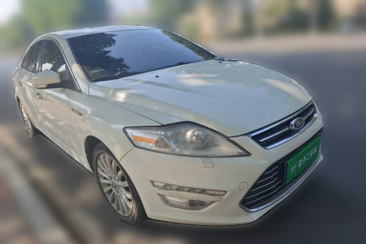Used Ford Mondeo 2011 2.0L GTDi 200 Luxury Edition Front Right 45 Deg