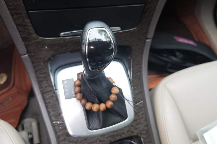Used Ford Mondeo 2011 2.0L GTDi 200 Fashion Edition Gear Lever