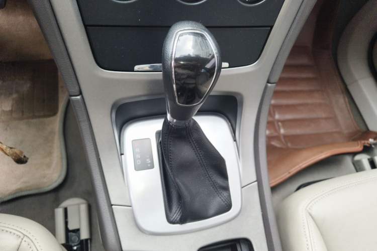 Used Ford Mondeo 2011 2.3L Fashion Edition Gear Lever