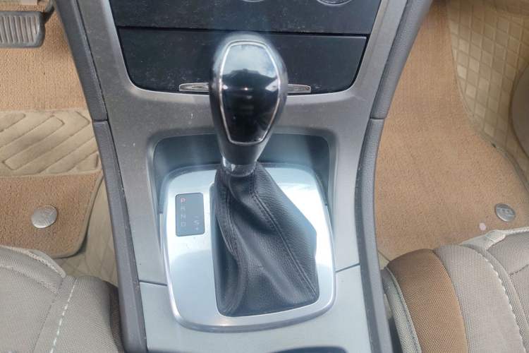Used Ford Mondeo 2011 2.3L Fashion Edition Gear Lever