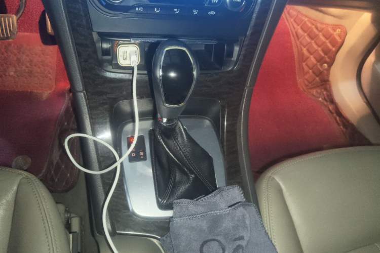 Used Ford Mondeo 2011 2.0L GTDi 200 Fashion Edition Gear Lever
