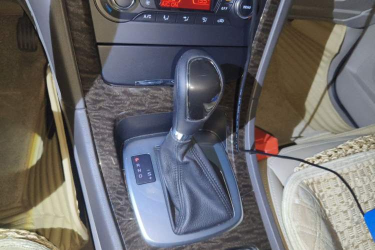 Used Ford Mondeo 2011 2.0L GTDi 200 Fashion Edition Gear Lever