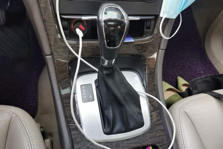 Used Ford Mondeo 2011 2.0L GTDi 200 Fashion Edition Gear Lever