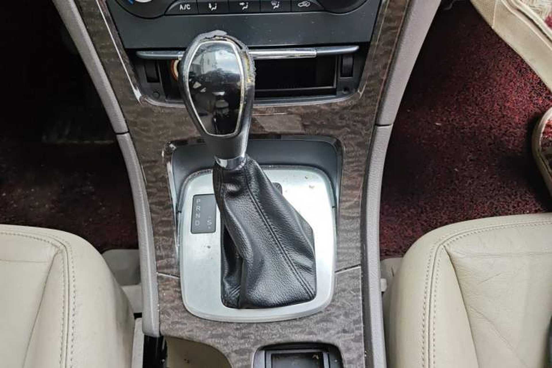 Used Ford Mondeo 2011 2.0L GTDi 200 Fashion Edition Gear Lever