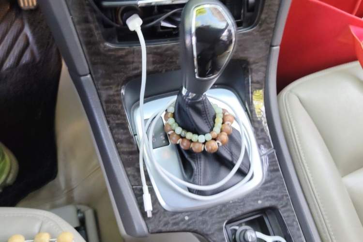 Used Ford Mondeo 2011 2.0L GTDi 200 Fashion Edition Gear Lever