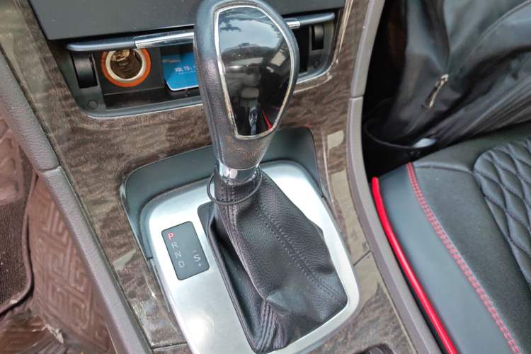 Used Ford Mondeo 2011 2.0L GTDi 200 Fashion Edition Gear Lever