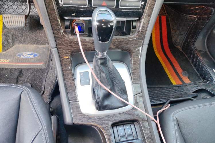 Used Ford Mondeo 2011 2.0L GTDi 200 Luxury Edition Gear Lever