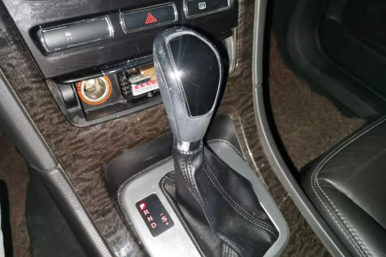 Used Ford Mondeo 2011 2.3L Luxury Model Gear Lever