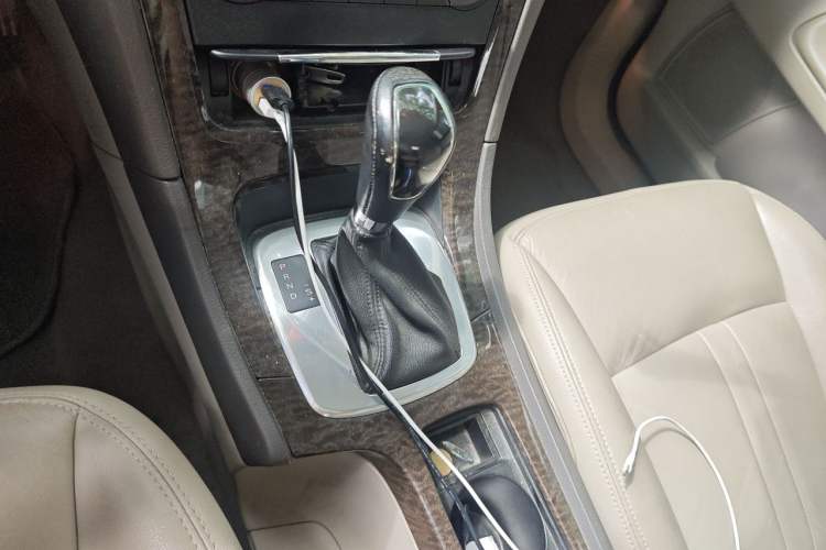 Used Ford Mondeo 2011 2.0L GTDi 200 Fashion Edition Gear Lever