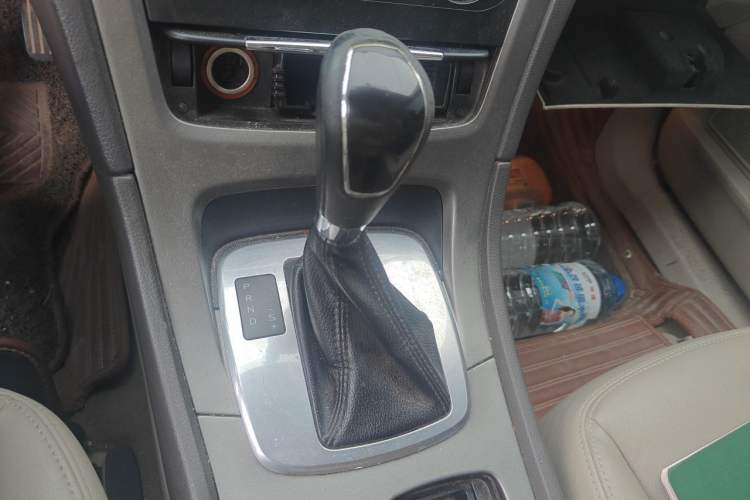 Used Ford Mondeo 2011 2.3L Fashion Edition Gear Lever