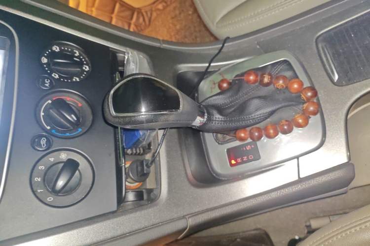Used Ford Mondeo 2011 2.3L Fashion Edition Gear Lever