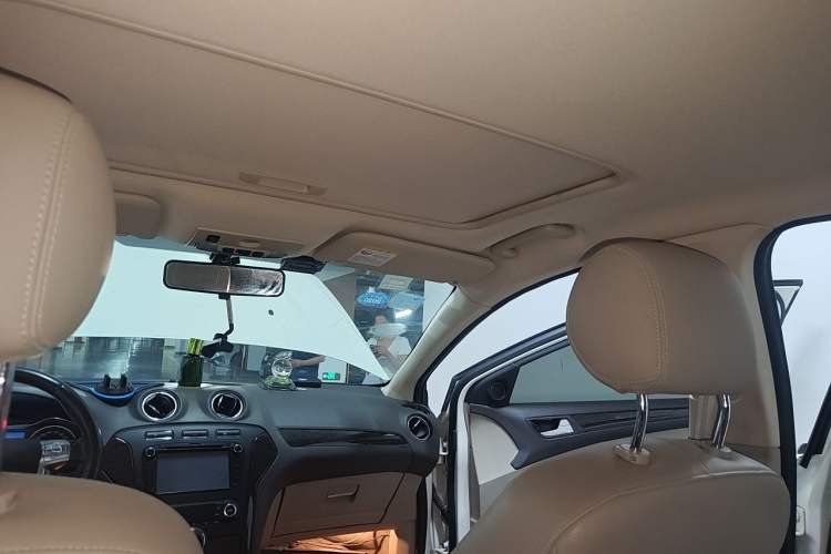 Used Ford Mondeo 2011 2.0L GTDi 200 Luxury Edition Headliner