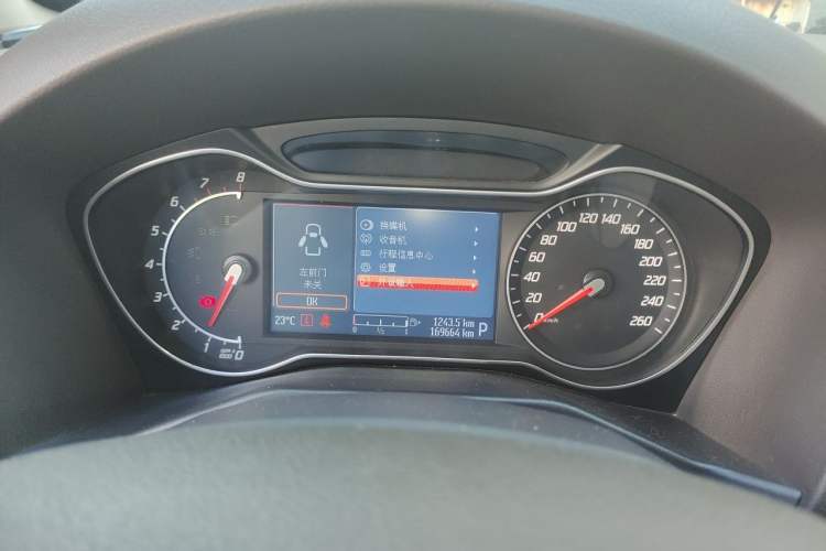 Used Ford Mondeo 2011 2.0L GTDi 200 Fashion Edition Instrument Cluster