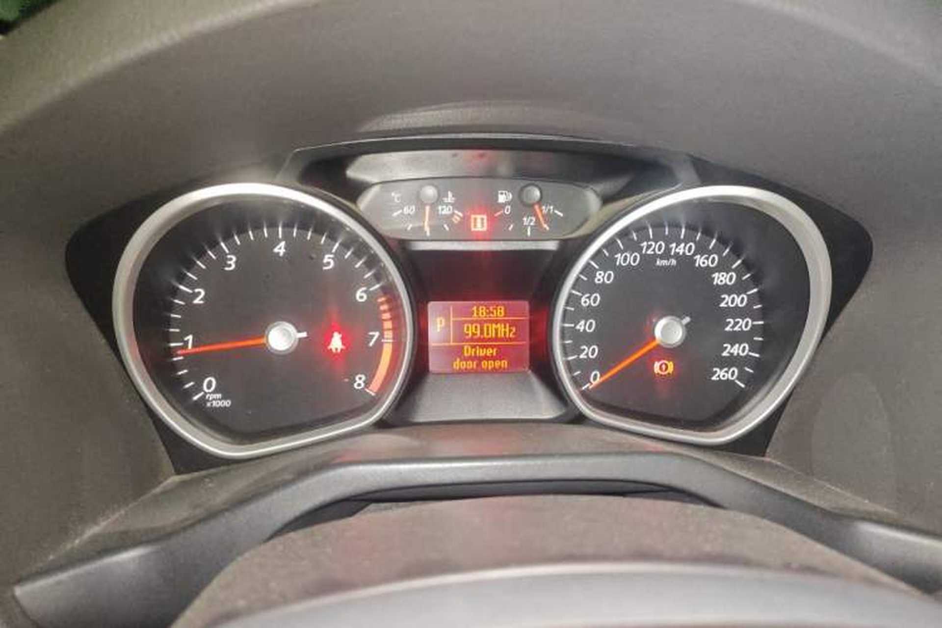 Used Ford Mondeo 2011 2.3L Fashion Edition Instrument Cluster