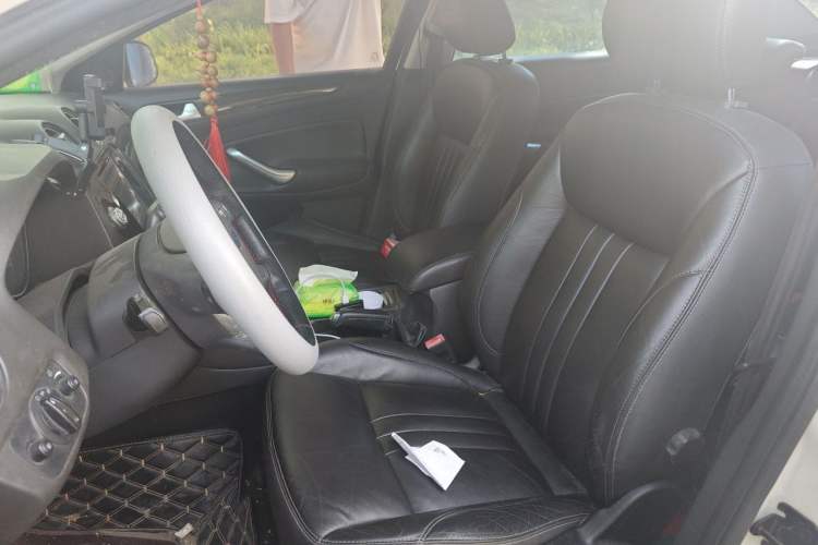 Used Ford Mondeo 2011 2.0L GTDi 200 Luxury Edition Left Front Seat