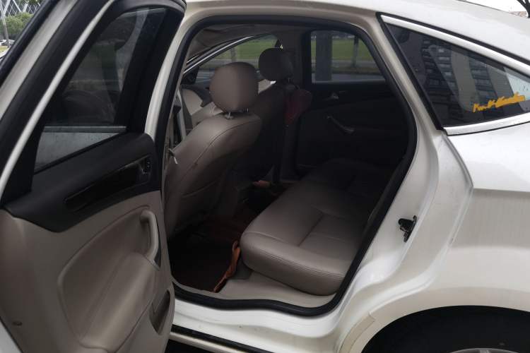Used Ford Mondeo 2011 2.0L GTDi 200 Fashion Edition Left Rear Seat
