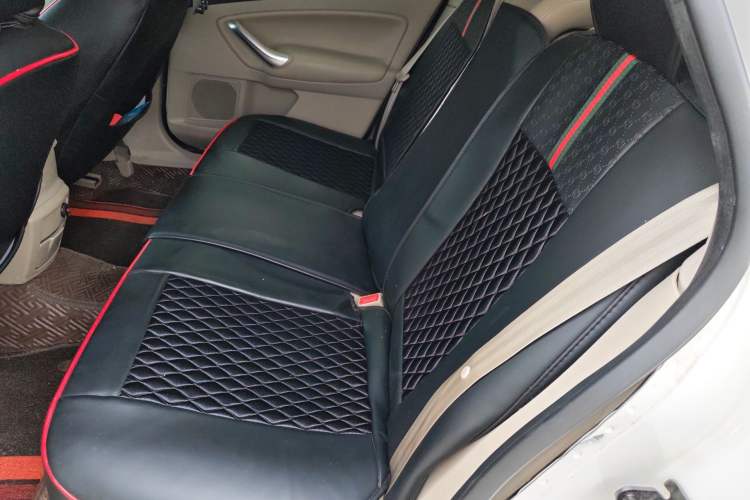 Used Ford Mondeo 2011 2.0L GTDi 200 Fashion Edition Left Rear Seat