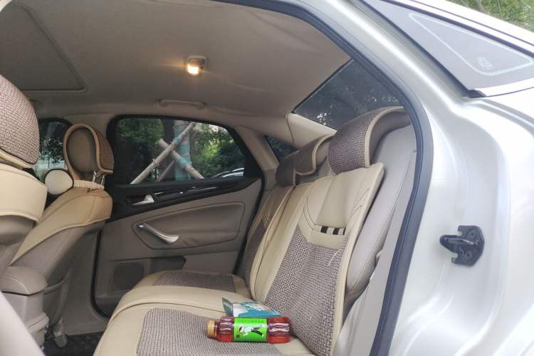 Used Ford Mondeo 2011 2.0L GTDi 200 Fashion Edition Left Rear Seat
