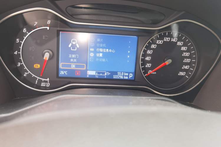 Used Ford Mondeo 2011 2.0L GTDi 200 Fashion Edition Odometer Close Up