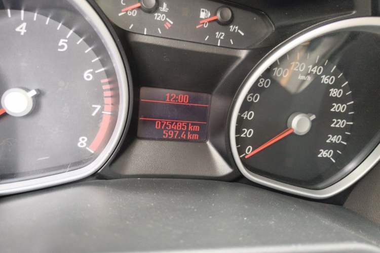 Used Ford Mondeo 2011 2.3L Fashion Edition Odometer Close Up