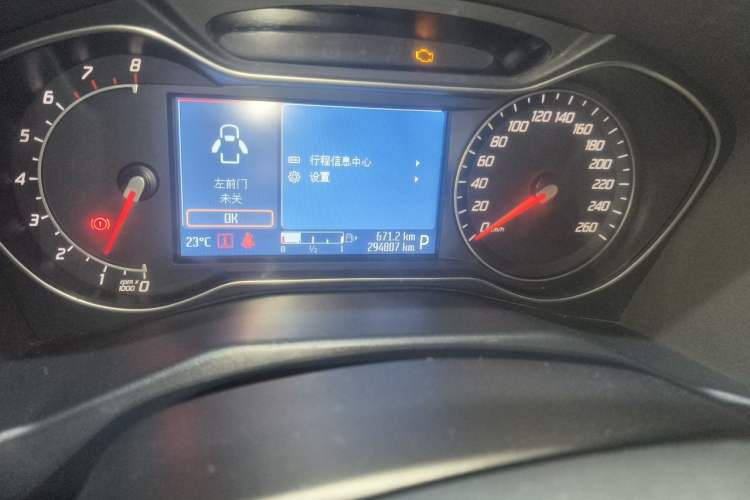 Used Ford Mondeo 2011 2.0L GTDi 200 Fashion Edition Odometer Close Up