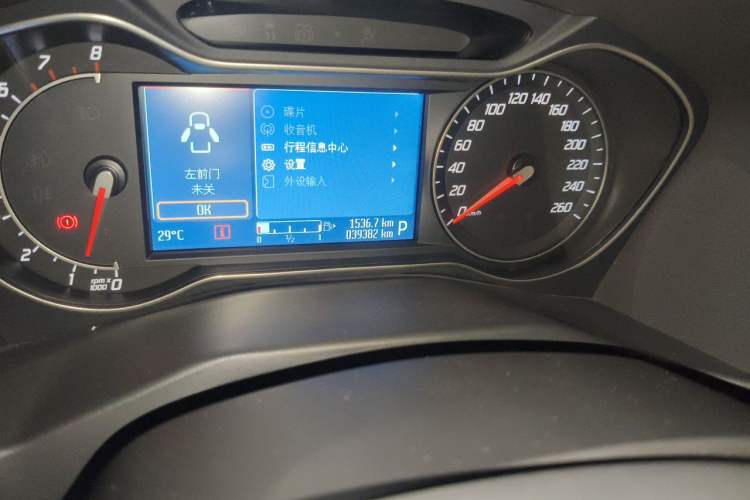 Used Ford Mondeo 2011 2.0L GTDi 200 Fashion Edition Odometer Close Up