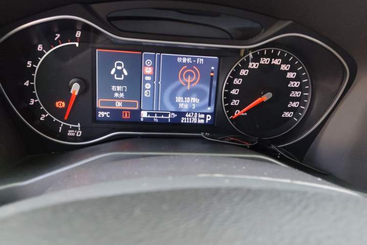 Used Ford Mondeo 2011 2.0L GTDi 200 Fashion Edition Odometer Close Up