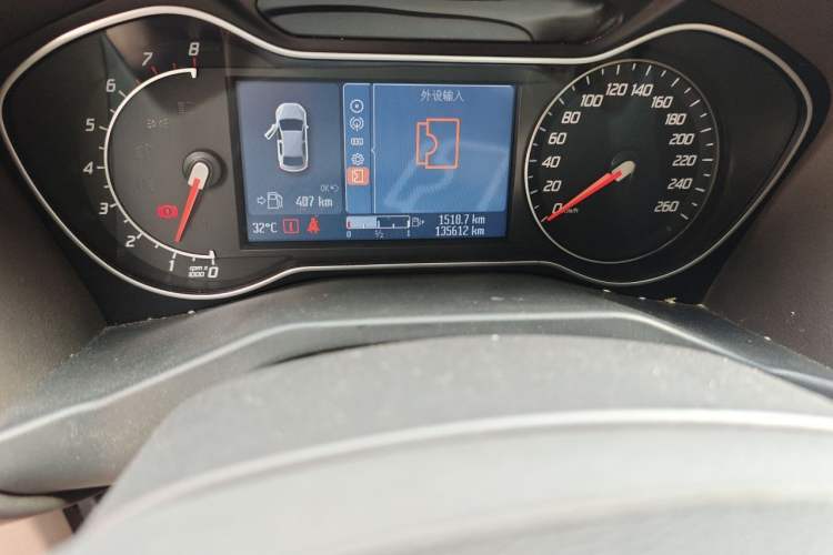 Used Ford Mondeo 2011 2.0L GTDi 200 Fashion Edition Odometer Close Up