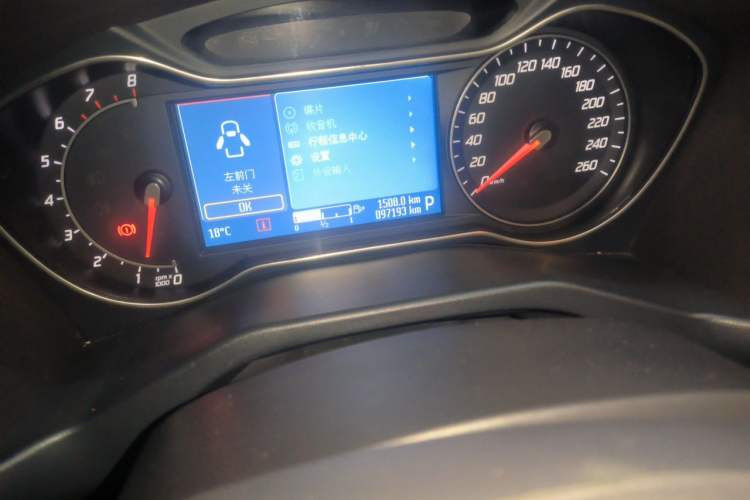 Used Ford Mondeo 2011 2.0L GTDi 200 Luxury Edition Odometer Close Up