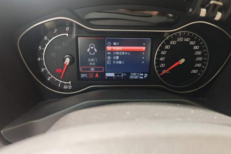 Used Ford Mondeo 2011 2.0L GTDi 200 Fashion Edition Odometer Close Up