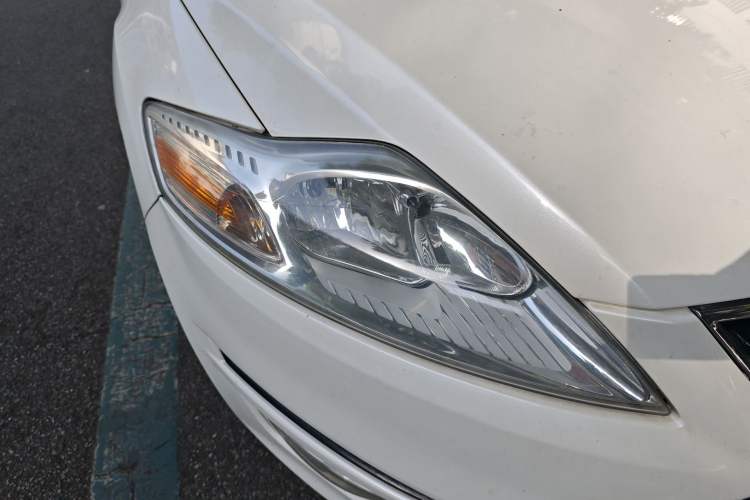 Used Ford Mondeo 2011 2.0L GTDi 200 Fashion Edition Right Front Headlight