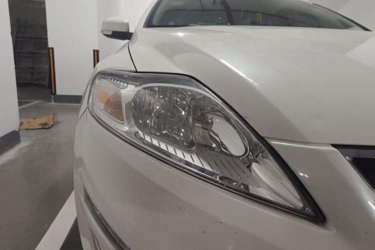 Used Ford Mondeo 2011 2.0L GTDi 200 Luxury Edition Right Front Headlight