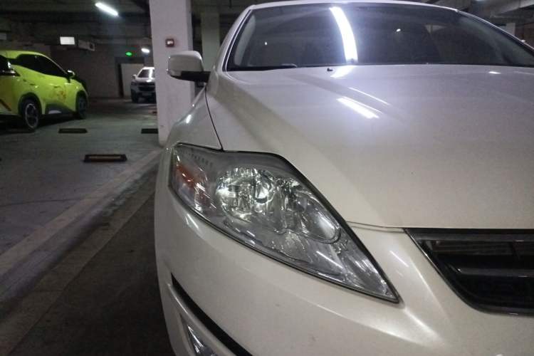 Used Ford Mondeo 2011 2.3L Fashion Edition Right Front Headlight