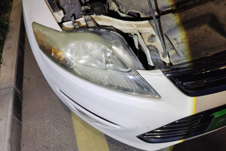 Used Ford Mondeo 2011 2.0L GTDi 200 Fashion Edition Right Front Headlight