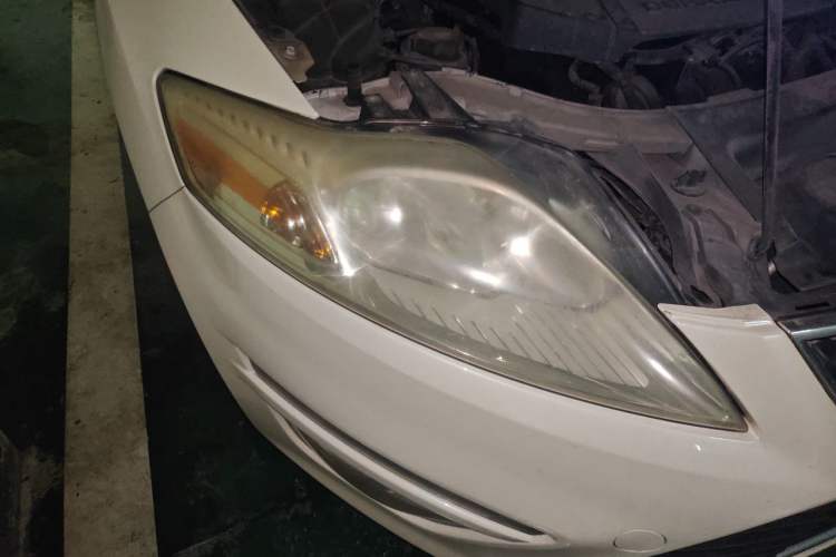 Used Ford Mondeo 2011 2.3L Fashion Edition Right Front Headlight