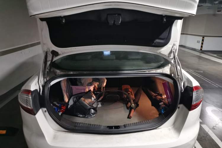 Used Ford Mondeo 2011 2.3L Luxury Model Trunk