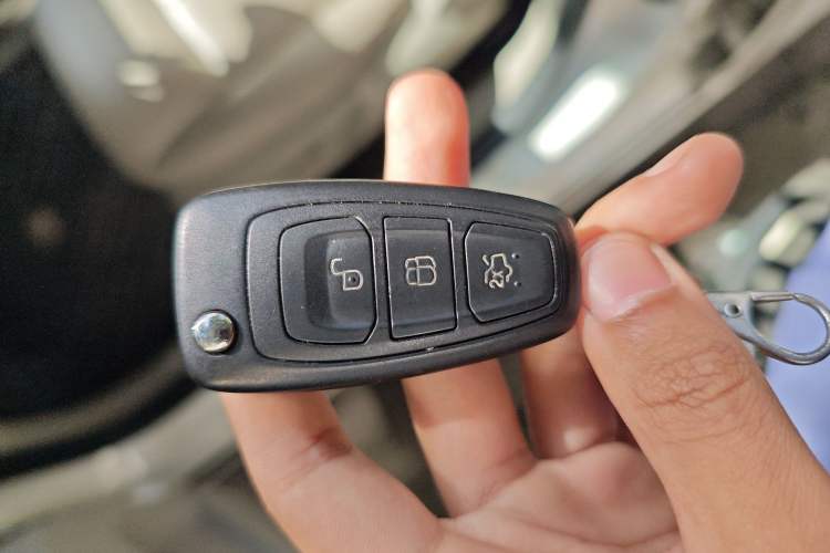 Used Ford Mondeo 2011 2.0L GTDi 200 Fashion Edition Vehicle Key