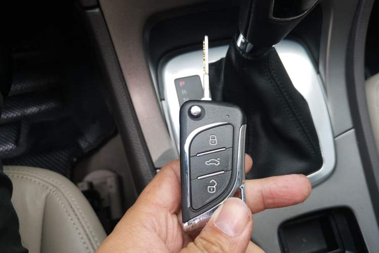Used Ford Mondeo 2011 2.3L Fashion Edition Vehicle Key