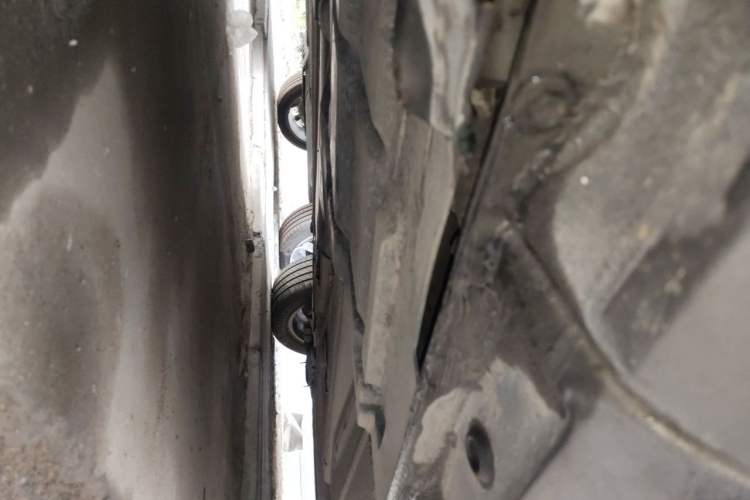 Used Ford Mondeo 2011 2.0L GTDi 200 Fashion Edition Chassis Front Left