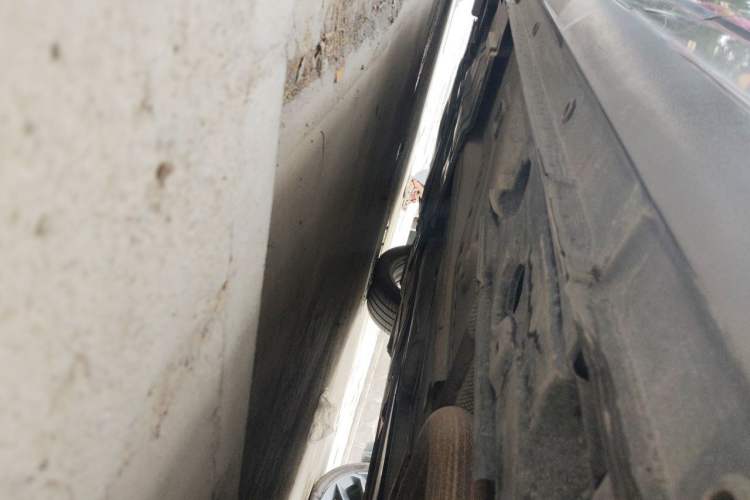 Used Ford Mondeo 2011 2.0L GTDi 200 Fashion Edition Chassis Rear Left