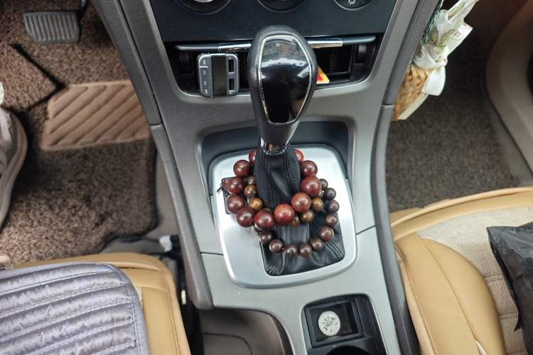 Used Ford Mondeo 2011 2.3L Fashion Edition Gear Lever