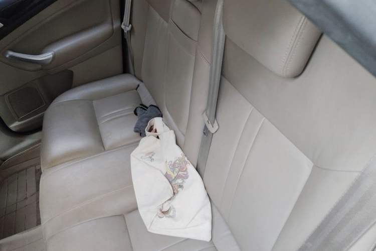 Used Ford Mondeo 2011 2.0L GTDi 200 Fashion Edition Left Rear Seat