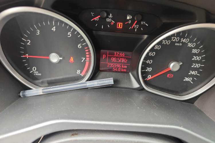 Used Ford Mondeo 2011 2.3L Fashion Edition Odometer Close Up